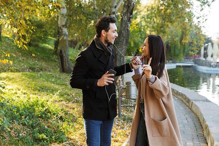 Herpes Dating in Lenexa, KS – Meet HSV Singles with Confidence