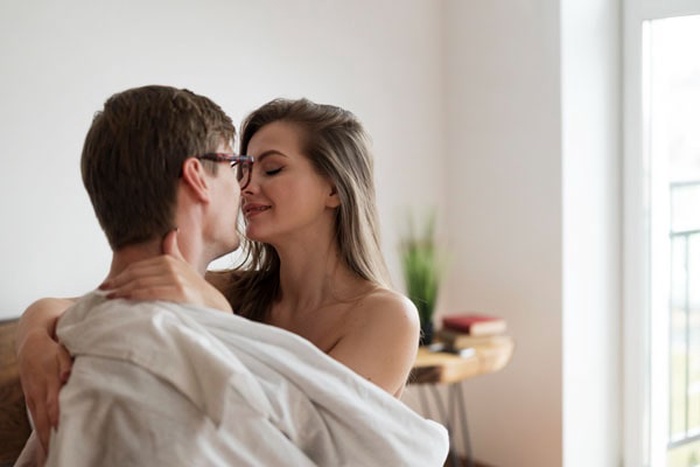 fwb