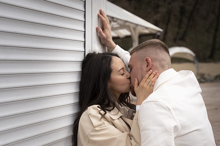 HIV Positive Dating in Aurora, Illinois