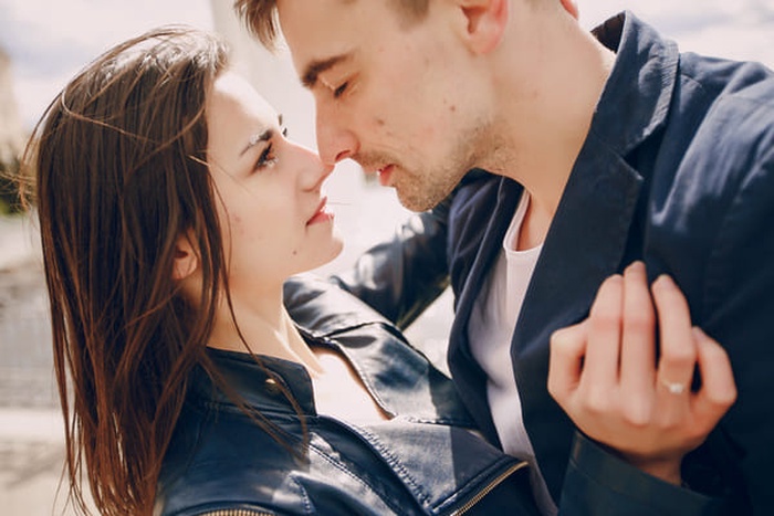 Dating with Herpes, HIV, HPV in Edmonton, Alberta, Canada