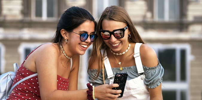 How to Write the Perfect First Message on a Herpes Dating App